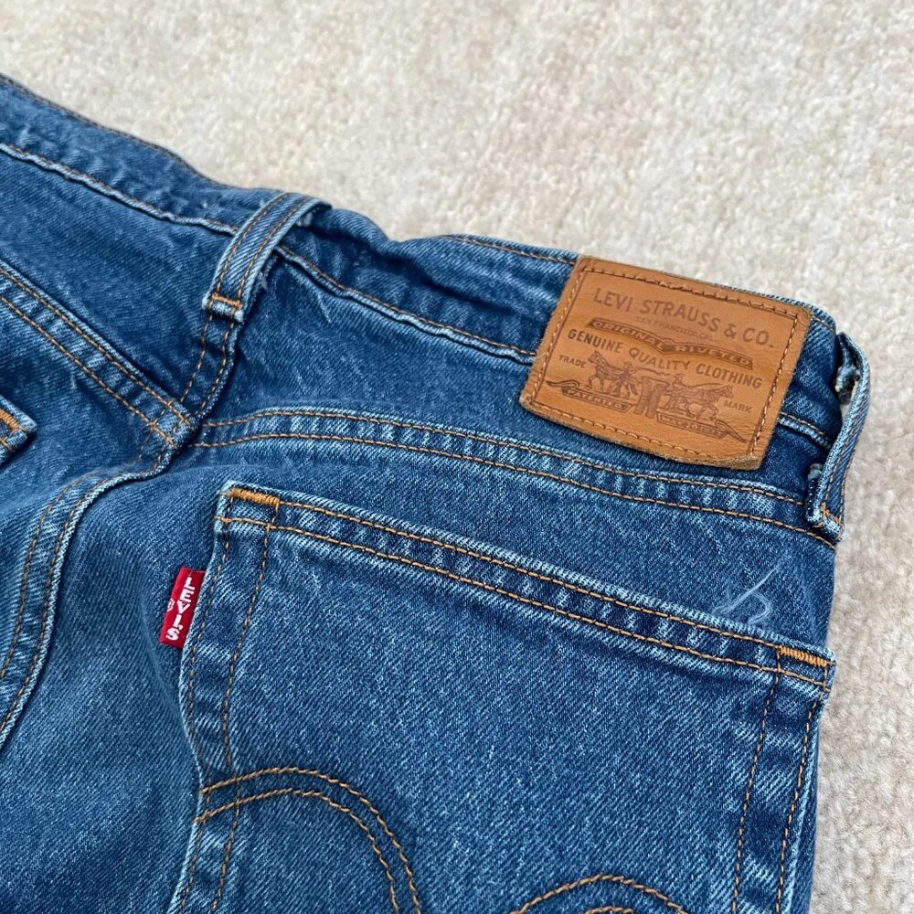 Levi's Premium Wedge Button Fly High Rise Crop Blue Jeans 26 - Picture 9 of 10